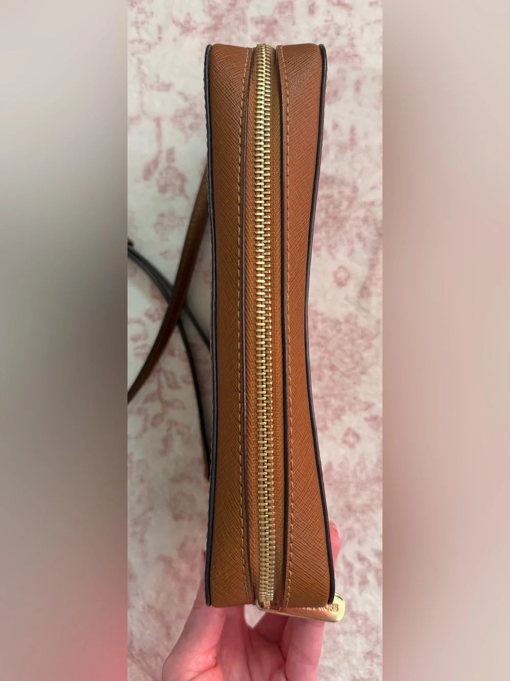 Like new Michael Kors Large East West Crossbody Bag